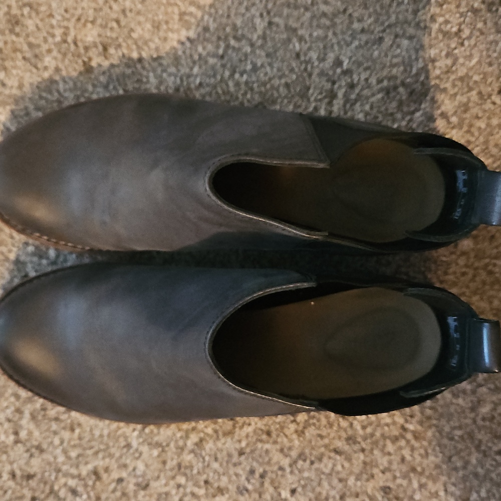 Clarks Women's Black Leather Ankle Boots - sz 7.5 - Picture 5 of 5